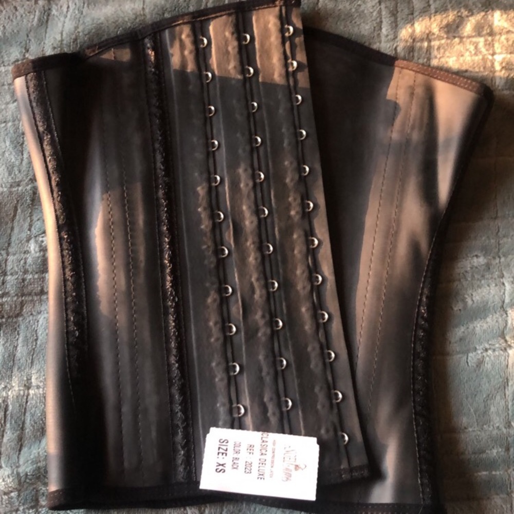 Angel Curves waist trainer